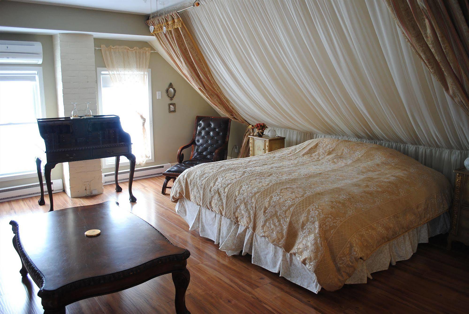 Auberge Marquis De Montcalm Sherbrooke Ngoại thất bức ảnh